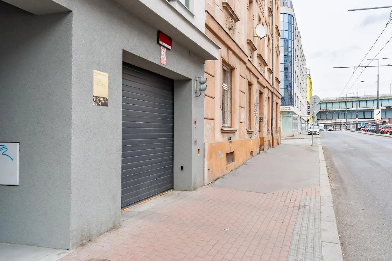 Brand New Studio Apartment #21 With Free Secure Parking In The Center Prag
